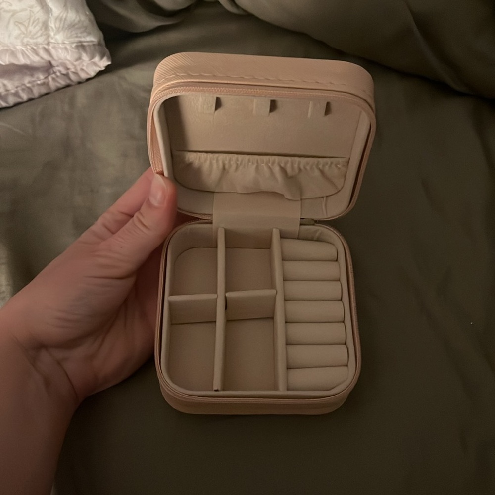 Travel Case for Jewelry - Picture 5 of 5